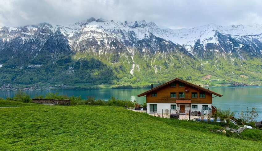 Construieste-ti refugiul perfect: ghidul tau pentru o casa la munte